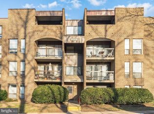 11208 Chestnut Grove Sq APT 111, Reston, VA 20190