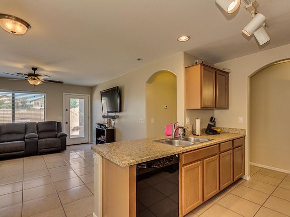 2nd image of 1466 E Penny Ln