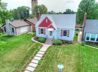 1588 Pinehurst Ave, Saint Paul, MN 55116