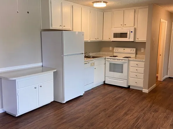 Hacienda Gardens, 2080 W La Loma Dr APT 46, Rancho Cordova, CA 95670