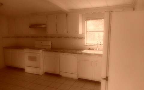 2nd image of 401 SE Castillo Ter