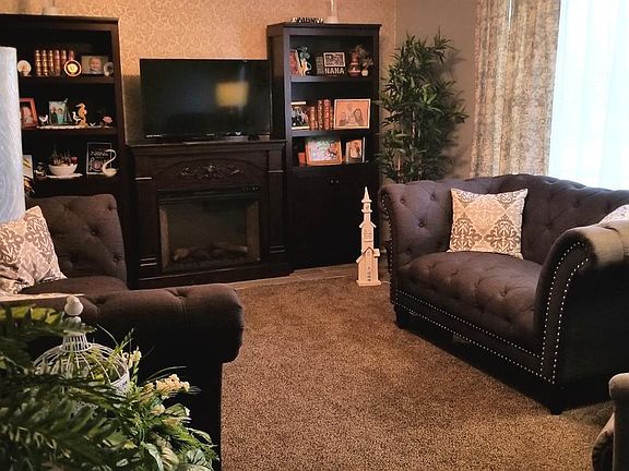 4th image of 215 Longview Dr