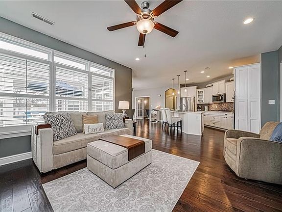 5th image of 115 Hill Place Dr