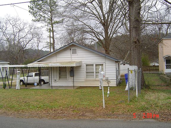 2nd image of 215 McPherson St