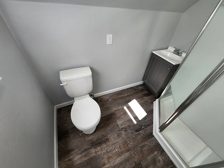 204 N Military Rd — Photo 6