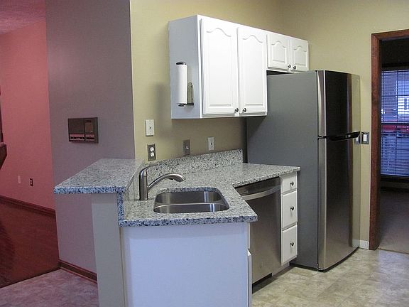 4th image of 5605 Westbury Ct