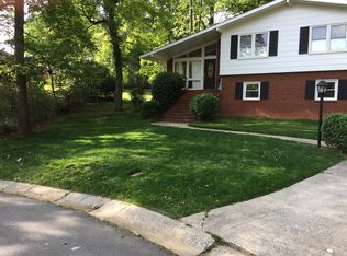 2213 Sharon Forest Dr, Charlotte, NC 28212