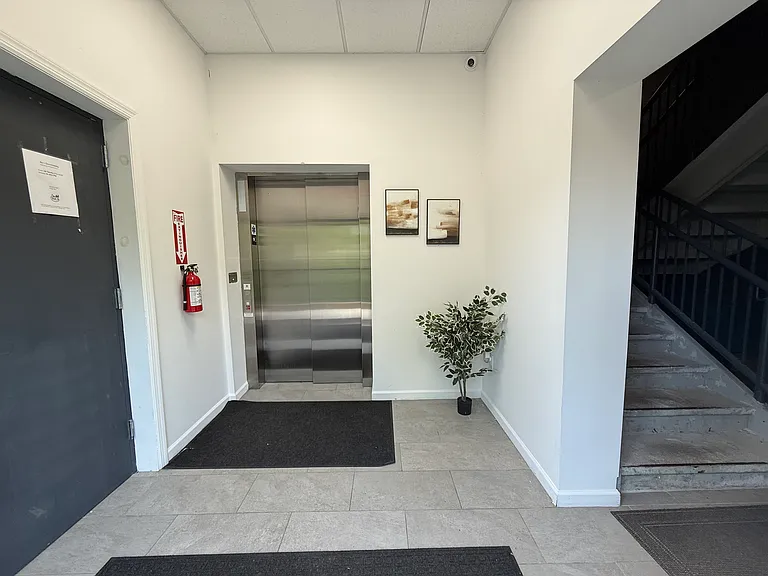 207 Redwood Ave #301 — Photo 29