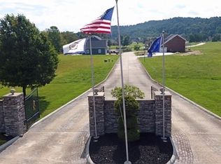 2 Imperial Dr, Mineral Wells, WV 26150