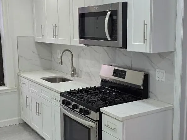 212 East 52nd Street image 1 of 6