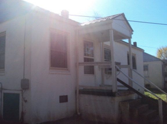 2nd image of 75 Hillcrest Dr