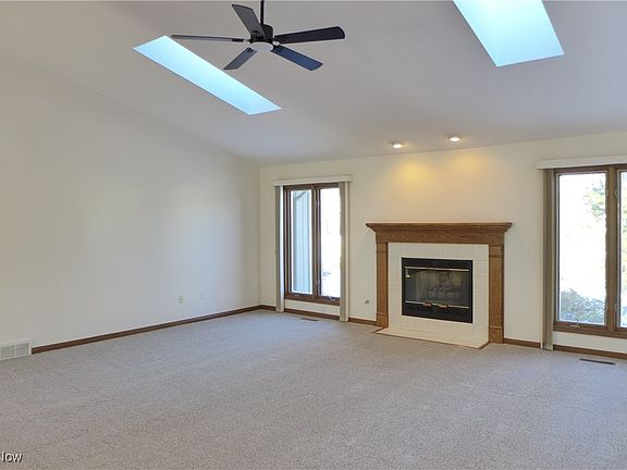 4th image of 21228 Creekside Dr