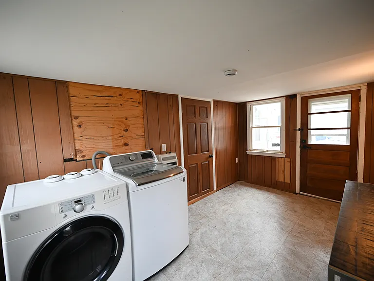 219 S 7th St — Photo 21