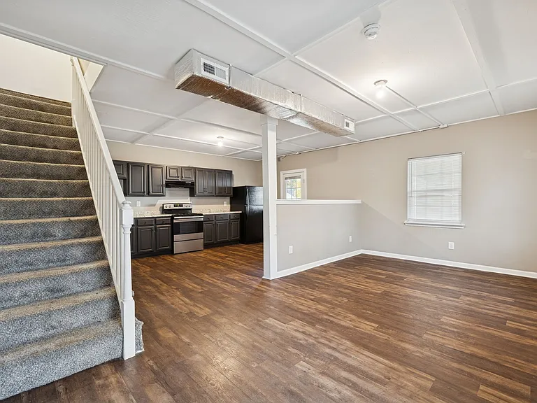 801 Poplar Ave #B — Photo 9