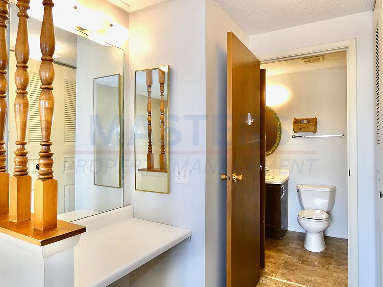 5929 Black Oak Dr #C — Photo 10