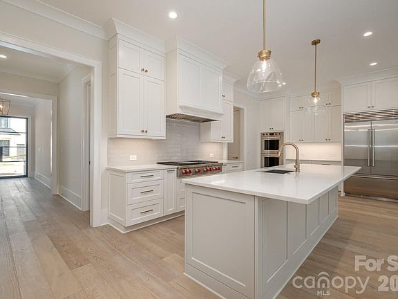 3rd image of 2926 Sharon View Rd #A