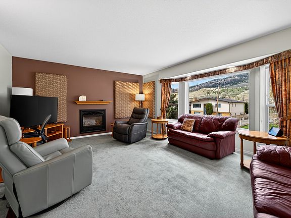 5th image of 2985 Gilbert Rd