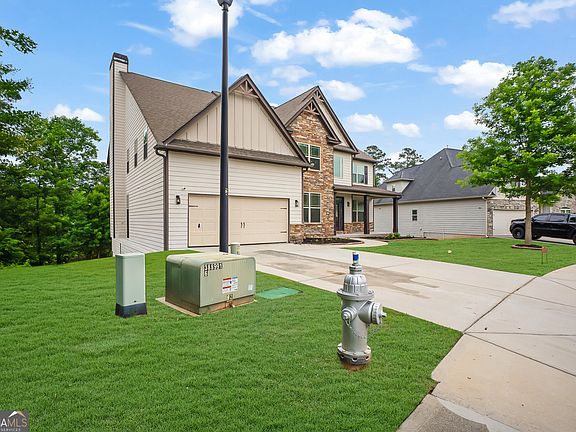 3rd image of 190 Thrushwood Dr