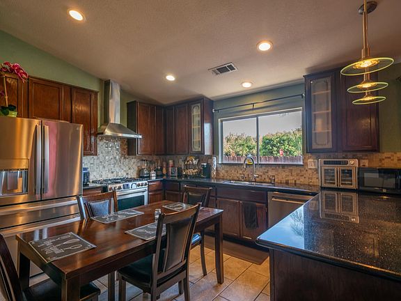 3rd image of 3129 Malik Ave