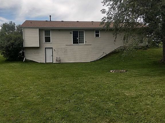 2nd image of 3220 Balsam Ln