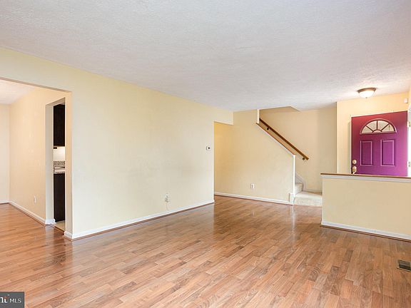 5th image of 420 Darby Ln