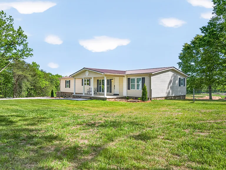 1448 Rock Quarry Rd — Photo 2