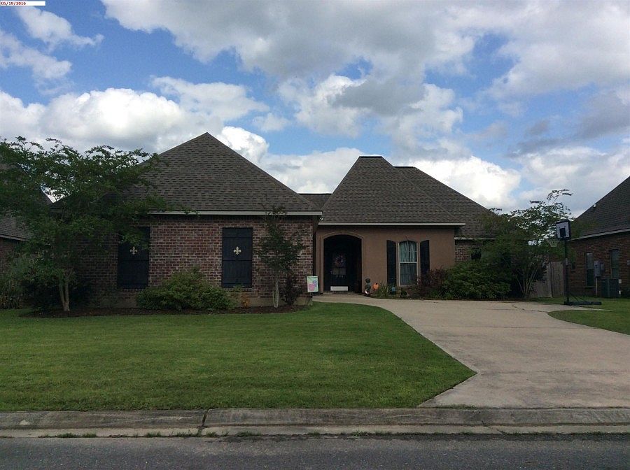 1st image of 15198 Amanda Dr