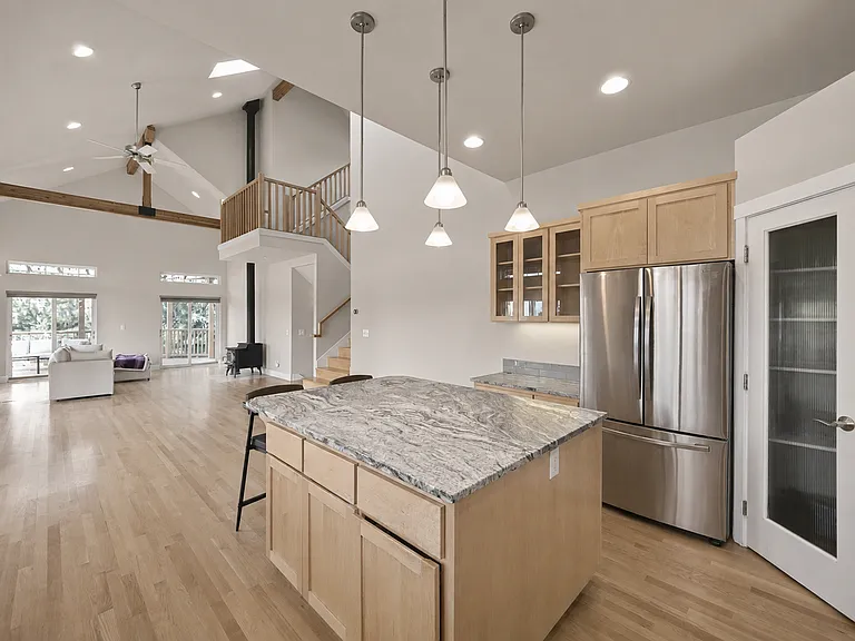 1821 NW Iowa Ave — Photo 21