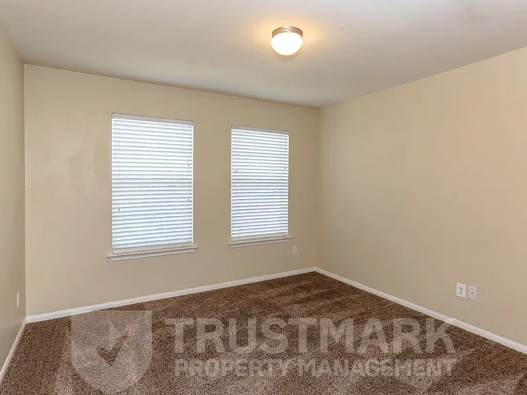 212 Crowfoot Dr #CROWFOOT212 — Photo 18