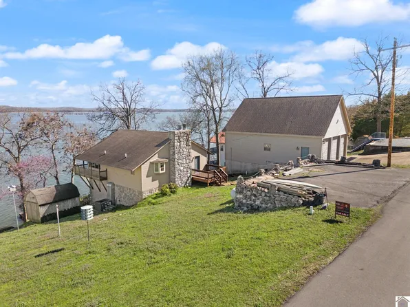62 Lake Shore Dr, New Concord, KY 42076