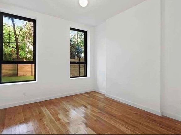 3rd image of 137 Nelson St #11B