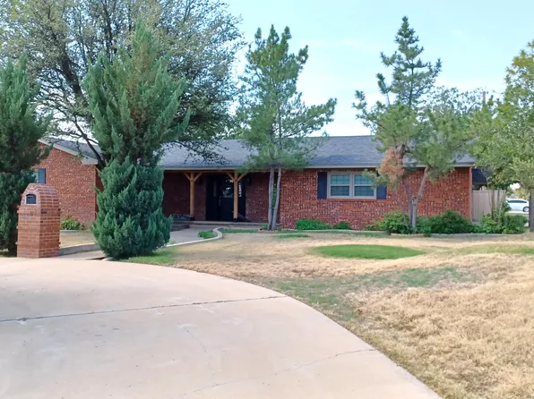 1213 Dallas St, Plainview, TX 79072