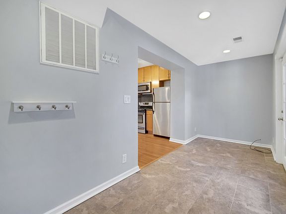 3rd image of 2257 W Fullerton Ave APT 2