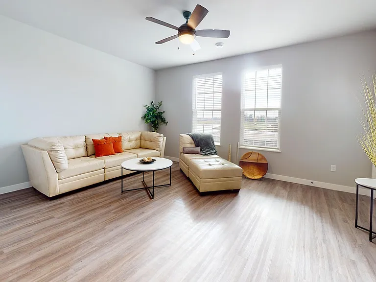 624 Autumn Wood Pkwy — Photo 29