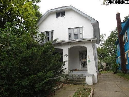 2nd image of 1603 Holyrood Rd