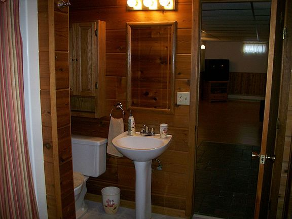 Basement 3/4 bath with shower