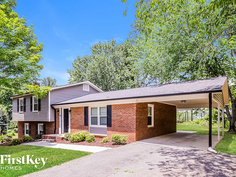 2312 Barnsley Ct — Photo 2