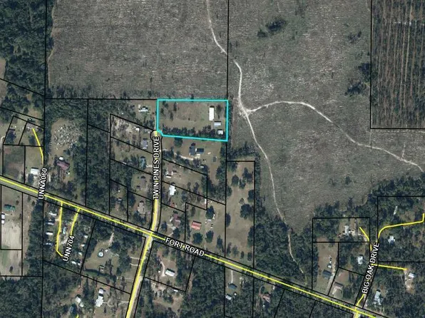 4146 Twin Pines Dr, Greenwood, FL 32443