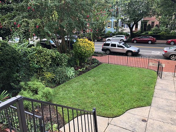 BUILDING FRONT YARD AREA