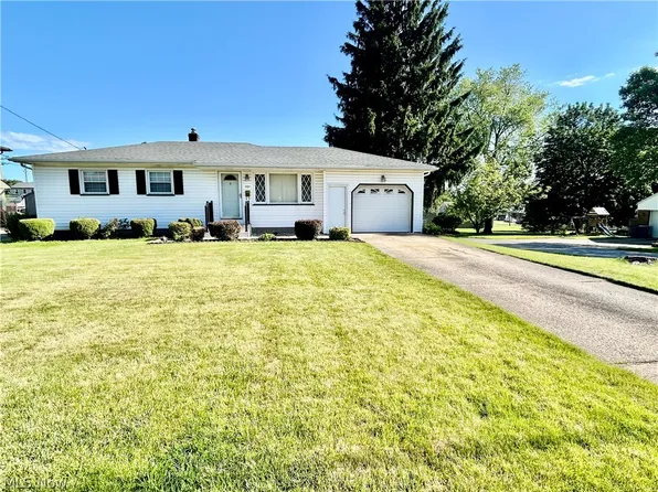 501 Edison Ave, Struthers, OH 44471