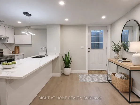 3551 Autumnleaf Cres, Mississauga, ON L5L 1K6