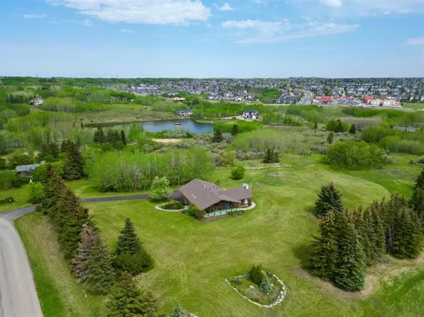 14 NW Nagway Ct, Rocky View County, AB T3R 1A1