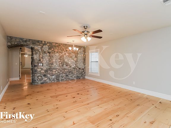 3rd image of 39121 N Parisi Ln