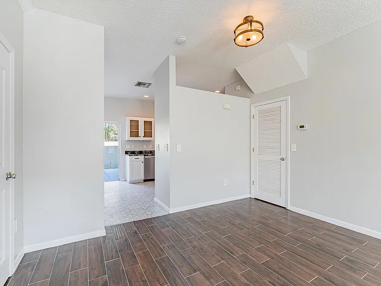 4304 Deermont Cir — Photo 10