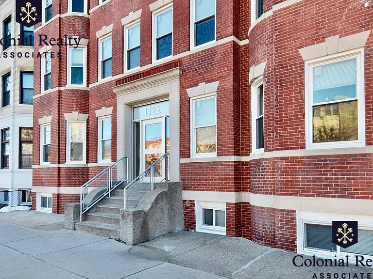 1322 Commonwealth Ave #3 — Photo 13