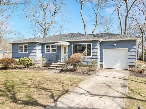 31 Lafayette Avenue, Mastic, NY 11950