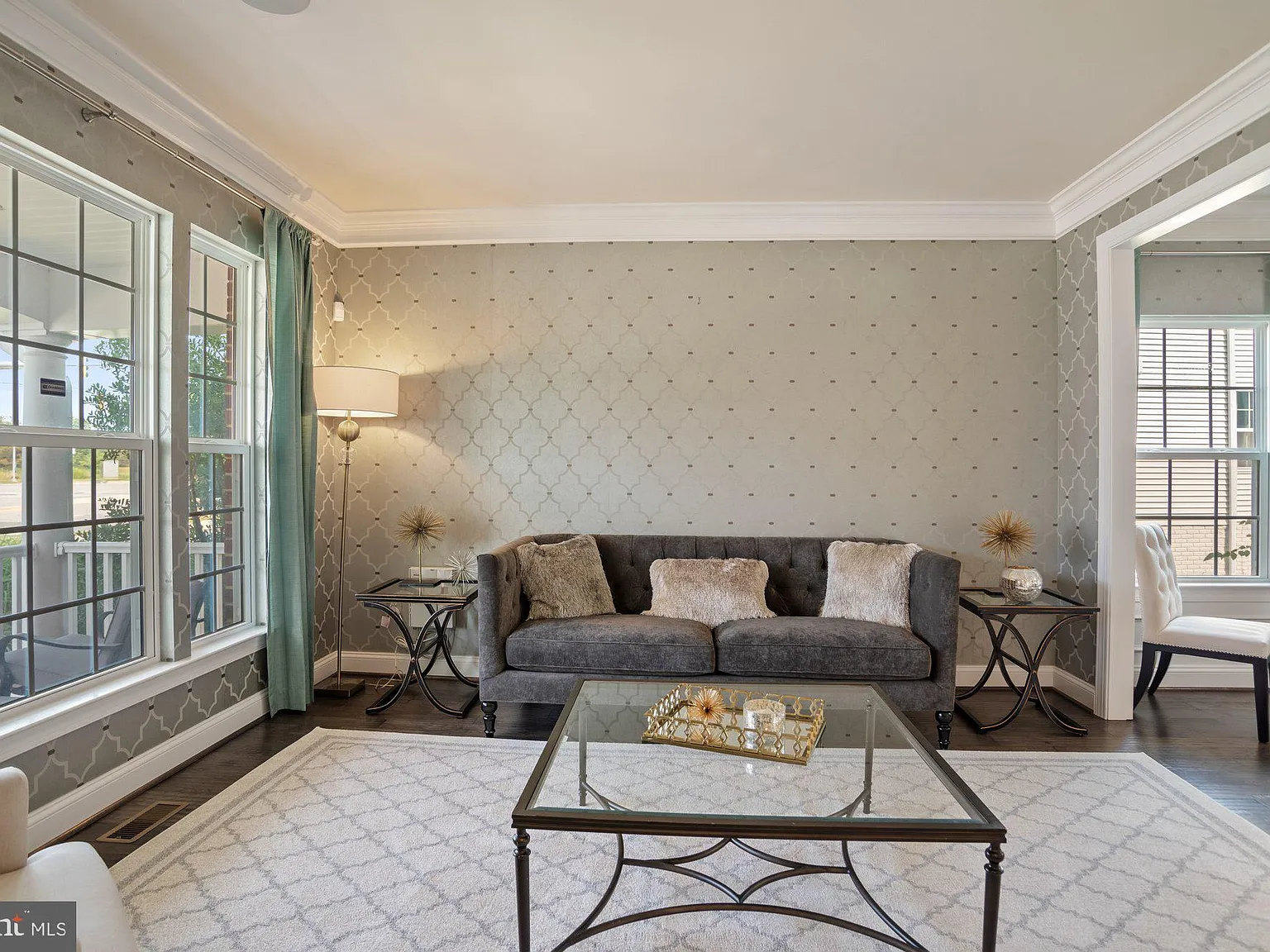 5 bed, 5.5 bath, 6179 sqft, $6,200 — Photo 2