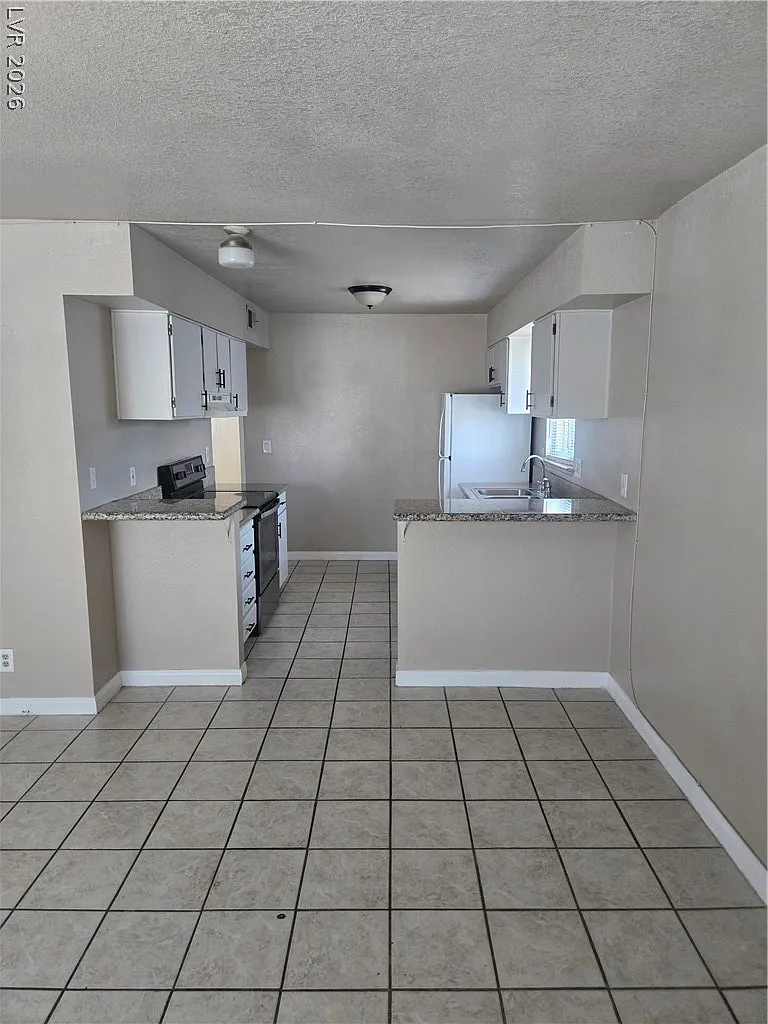 2 bed, 2.0 bath, 3898 sqft, $1,250 — Photo 2