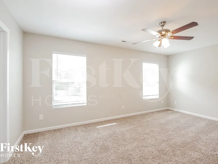 1425 Logan Patrick Ct — Photo 10
