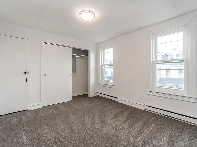716 W Cedar St — Photo 16